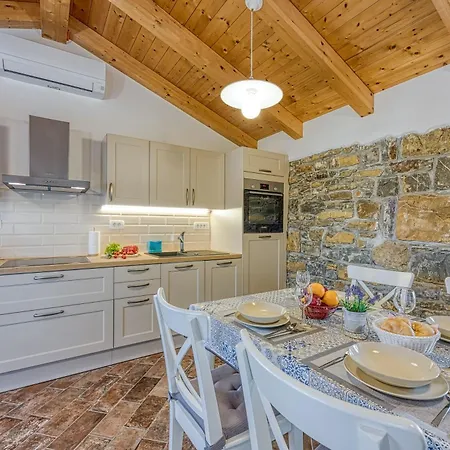 Istrian Casa Pr Marici Pobegi